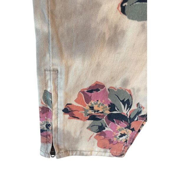 Floral Print Women's Jeans - Picture 6 of 8